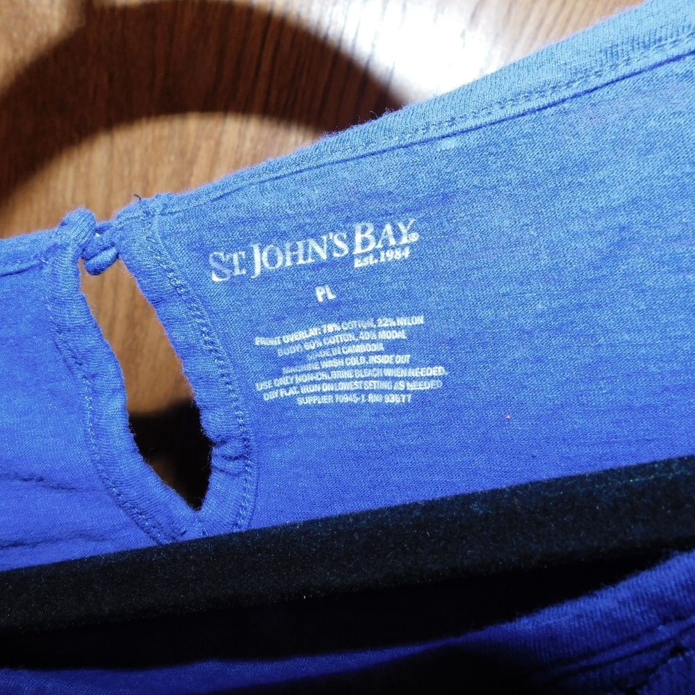 Blue Top - Picture 3 of 5